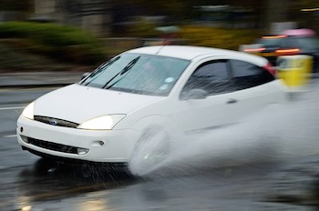 Tire Safety During The Summer Season (Avoid Hydroplaning)